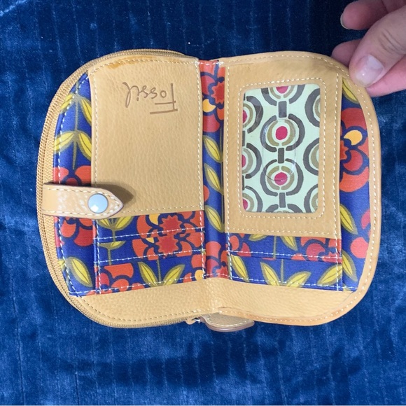 Vintage Fossil Leather Wallet - Picture 5 of 8